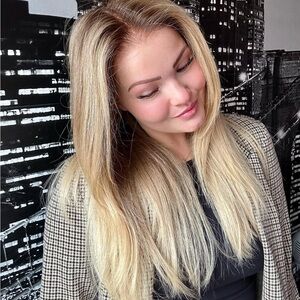 Blonde Hairvivi wig Allie